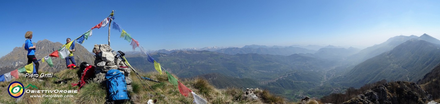 77 Corna Camozzera con vista verso Resegone,  Valle Imagna e territorio bergamasco.jpg